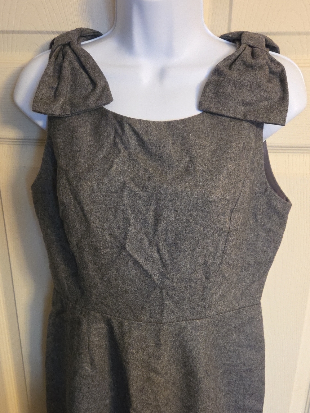 Monteau Sleeveless Gray Bow Sheath Dress Size Medium - Picture 4 of 11